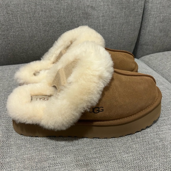 UGG Disquette Shearling Slip-Ons - Picture 7 of 7